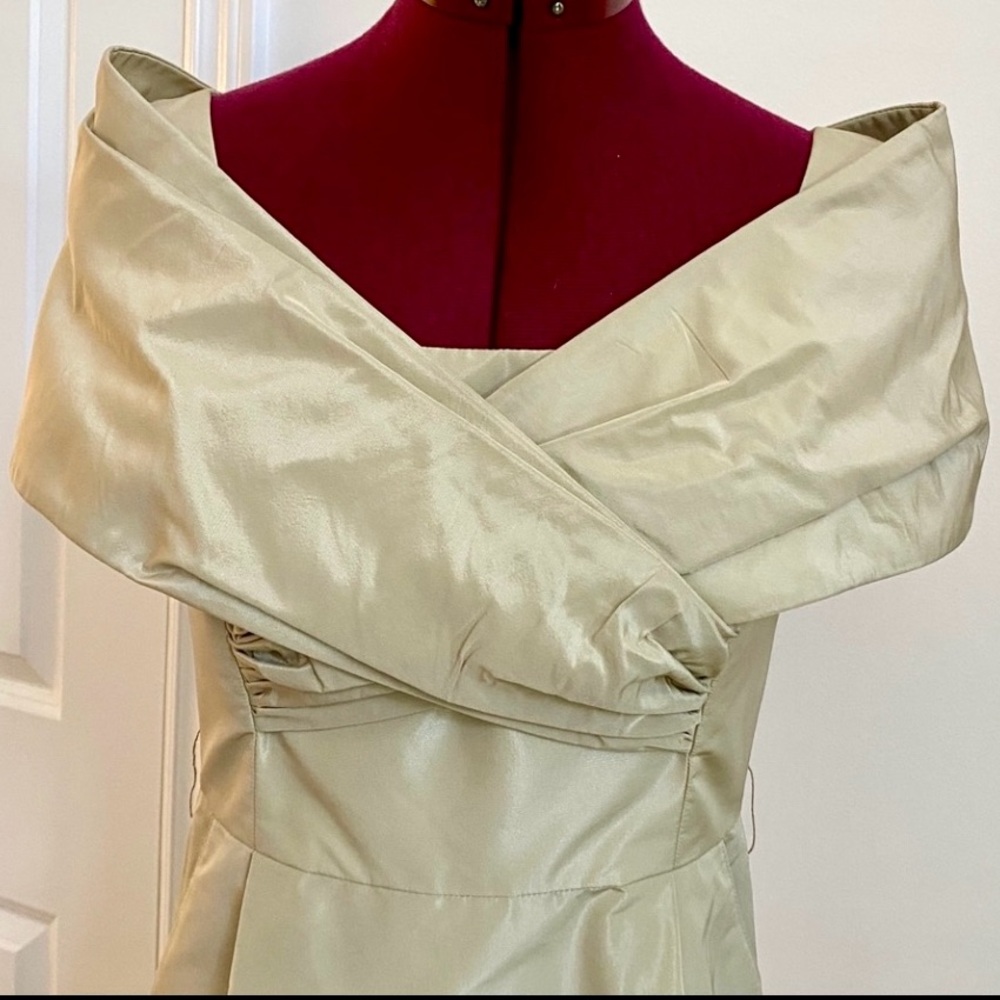 Ross Mayer Portrait Collar Formal Gown Size 2 - Picture 2 of 16
